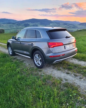 Audi Q5 cena 120000 przebieg: 76428, rok produkcji 2019 z Limanowa małe 211